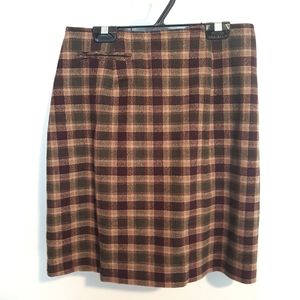 Vintage Wool blend plaid skirt (with pocket!)